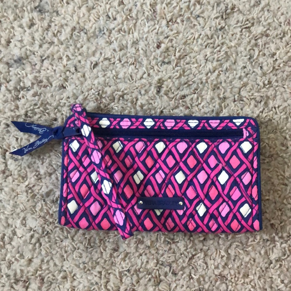 BRAND NEW VERA BRADLEY RFID FRONT ZIP WRISTLET